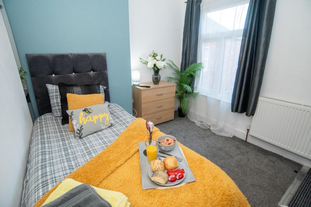 Bentley House With En-Suites クルー エクステリア 写真
