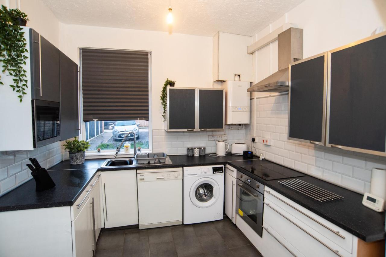 Bentley House With En-Suites クルー エクステリア 写真